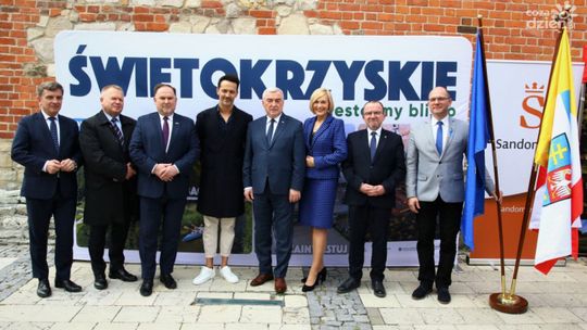 Ogólnopolska kampania, doposażenie oddziałów rehabilitacyjnych, pomoc dla Ukrainy, festiwal smaków i sadzenie drzewek - czyli przegląd informacji Urzędu Marszałkowskiego Województwa Świętokrzyskiego 