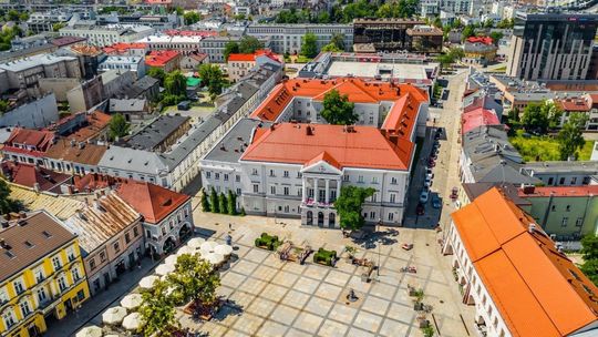 Ogródki restauracyjne pozostaną dłużej w Kielcach