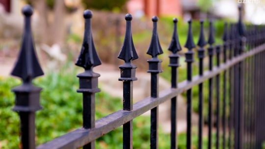 Ogrodzenie - o czym należy wiedzieć, zanim ktoś zdecyduje się na zakup?