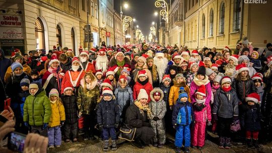 Orszakiem Świętego Mikołaja wkroczyliśmy w świąteczny klimat