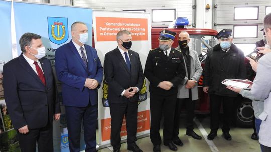 OSP w Prawęcinie z nowym samochodem 