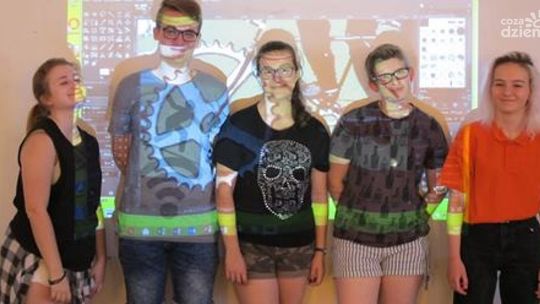 Ostrowiec na ścianie - młodzi tworzą mural