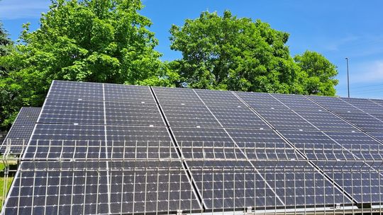 Ostrowiec stawia na produkcję i magazynowanie zielonej energii