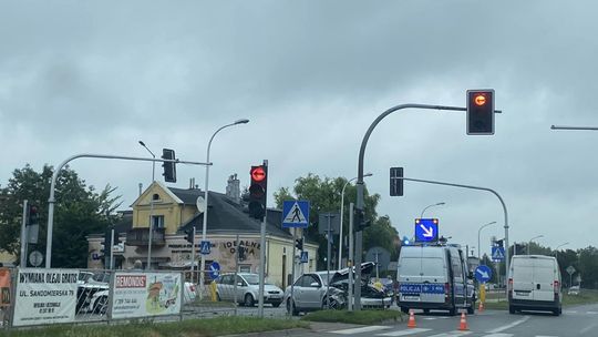 Ostrowiec Świętokrzyski: Zderzenie dwóch samochodów osobowych