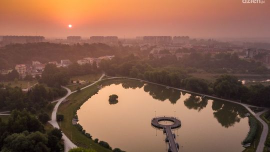 Ostrowiec w fotografii, muzyce i smakach