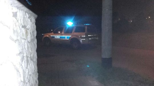 OSTROWIEC - zwłoki mężczyzny na wale