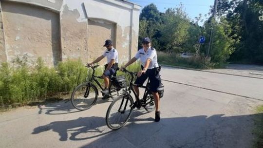 Ostrowieccy policjanci na rowerach