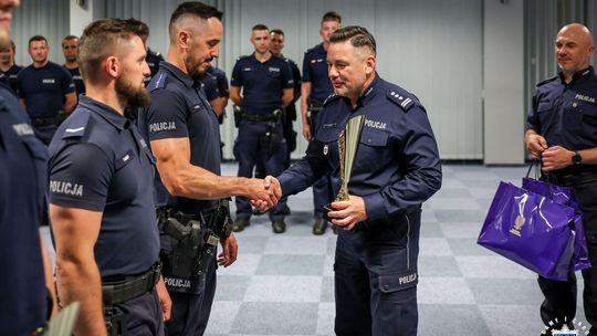 Ostrowieccy policjanci w krajowej czołówce. Wywalczyli awans do finału Patrolu Roku 2026