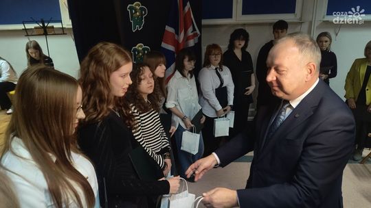 Ostrowieccy uczniowie z certyfikatami Cambridge 