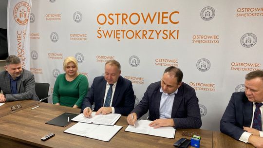 Ostrowiecka "jedynka" będzie miała boisko wielofunkcyjne