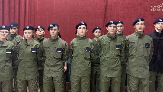 Ostrowiecka szkoła z dotacją MON na umundurowanie 