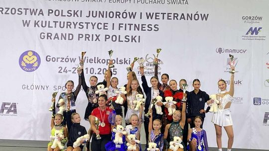 Ostrowiecki Klub Sportowy Black & White Drużynowym Mistrzem Polski w Fitness Dzieci i Młodzieży IFBB