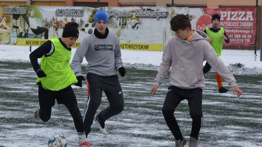 Ostrowiecki MOSiR zaprasza na Zimowy Turniej Piłki Nożnej
