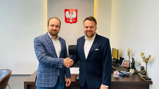 Ostrowiecki radny chce w ruchu starachowickiego prezydenta działać na rzecz lokalnej społeczności