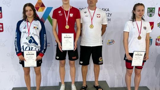 Ostrowieckie pływaczki multimedalistkami 