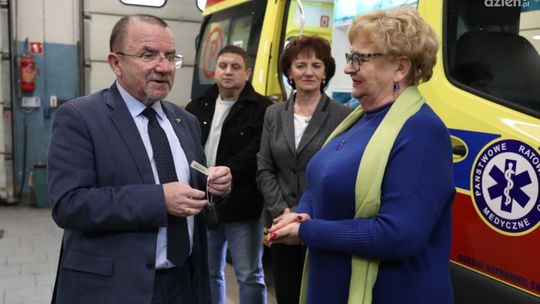 Ostrowieckie pogotowie ma nowy ambulans