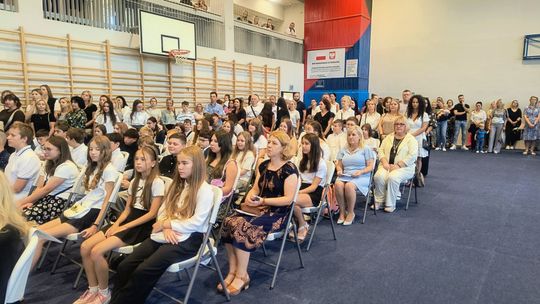 Ostrowieckie szkoły rozpoczęły rok szkolny. W PSP 5 mają już komfortowe warunki