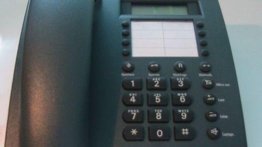 Oszuści zbierają żniwo! Telefony znów rozdzwoniły się w Ostrowcu Świętokrzyskim