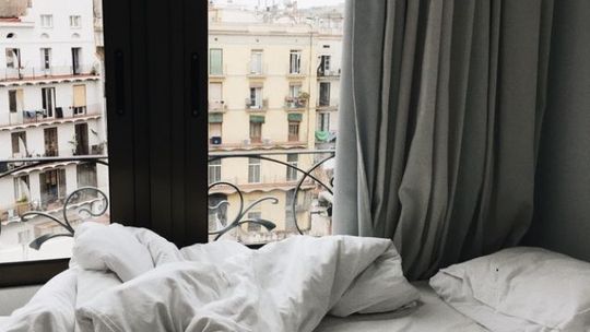 Otwierasz biznes oparty o usługi hotelarskie? Sprawdź, w które z materaców warto zainwestować