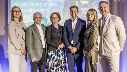 Owocna debata „Kielce: kurczymy się”. Fundacja Perspektywy podsumowuje spotkanie