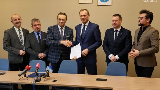 Pałac Tarłów w Podzamczu Piekoszowskim zyskał nowego właściciela