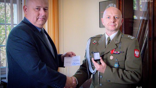 Pamiątkowa odznaka trafia do muzem