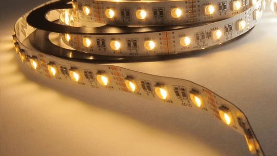 Pasek LED w nowoczesnym wnętrzu