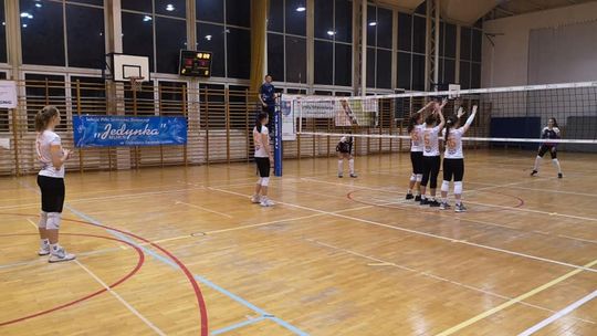 Pewna wygrana siatkarek KSZO SMS II Ostrowiec Świętokrzyski