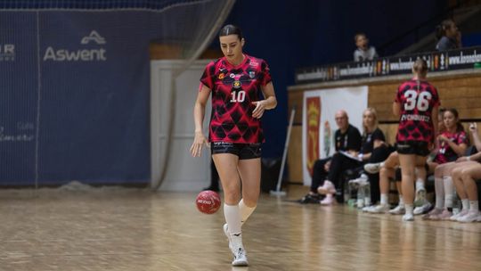Pewne zwycięstwo „Koroneczek” przed własną publicznością. Korona Handball Kielce 31:18 UKS Dziewiątka Legnica