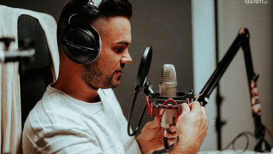 Pianka dźwiękochłonna - skuteczny sposób na stworzenie profesjonalnego miejsca pracy