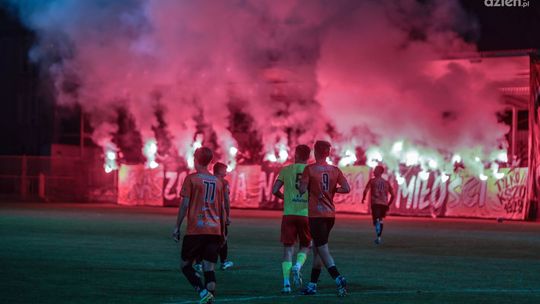 Pierwsza przegrana pomarańczowo-czarnych na włąsnym terenie