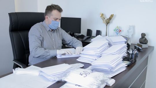 Pierwsza tura maseczek trafiła do starachowiczan