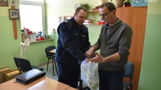 Pierwsze maseczki "Szansy" dla stróżów prawa