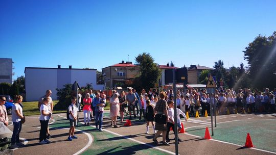 Pierwszy dzwonek w ostrowieckich szkołach