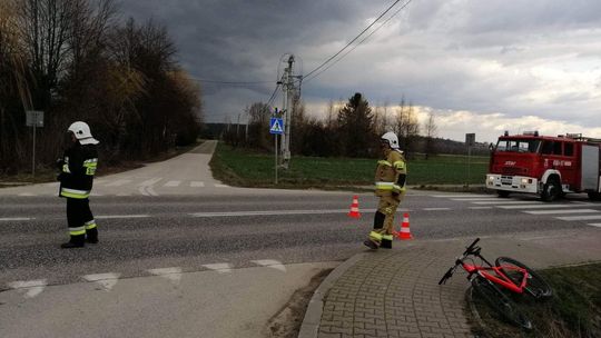 Piesza potrącona na pasach w powiecie ostrowieckim