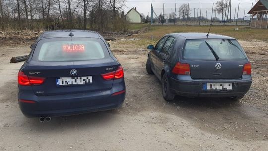 Pijana wiozła trójkę dzieci w niezapiętych pasach. Nie miała uprawnień