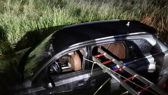 Pijany wjechał do rzeki