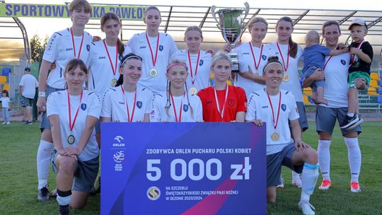 Piłkarki KSP Kielce z Okręgowym Pucharem Polski