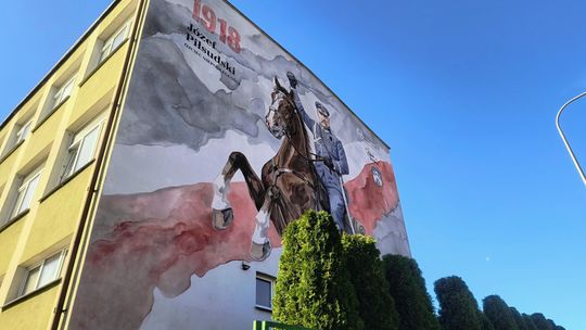 Piłsudskiego na ukochanej Kasztance można podziwiać w Denkowie