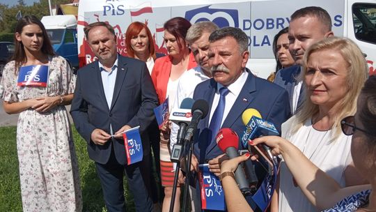 "PiS-bus" w Ostrowcu Świętokrzyskim