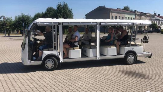 Po Opatowie i okolicach jeździ turystyczny melex