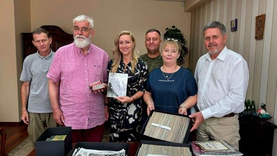 Podpisanie umowy na zakup kolekcji Jana Bernasiewicza