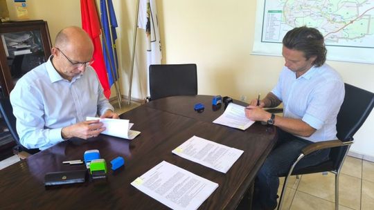 Podpisano umowę na przebudowę drogi w Tumlinie-Dąbrówce