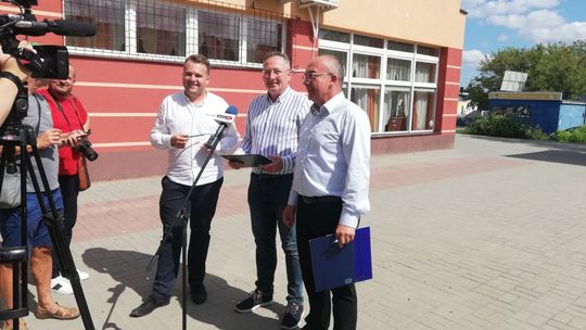 Podpisy pod listami poparcia dla Jerzego Materka i Bartłomieja Sienkiewicza 
