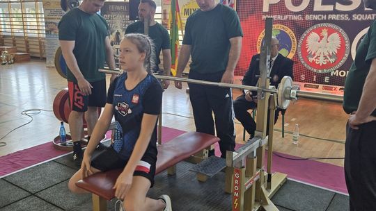 Podwójne złoto dla Zuzanny Sikorskiej w trójboju siłowym 