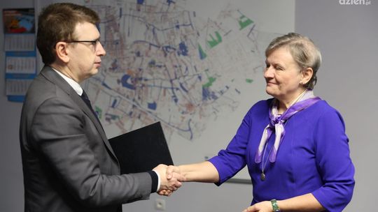 Podziękowania za lata pracy na rzecz ostrowieckiego samorządu