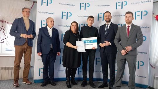 Polemika wręczyła stypendia 30 uzdolnionym uczniom