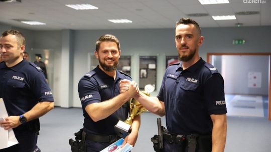 Policjanci z Ostrowca Świętokrzyskiego wybrani "Patrolem Roku"
