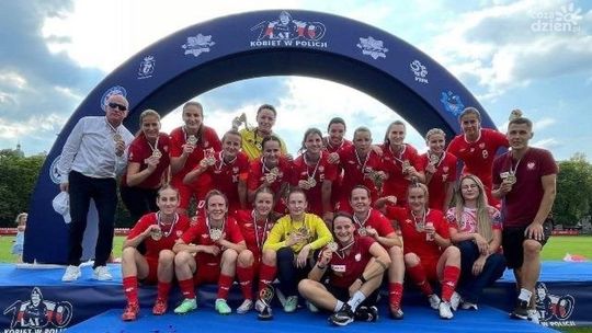 Policjantka z Włoszczowy w reprezentacji narodowej. Natalia Sudomirska zagrała w meczu z okazji Święta Policji