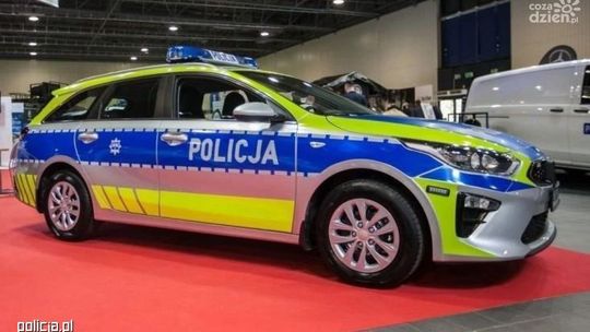 Policyjne radiowozy w nowej kolorystyce 